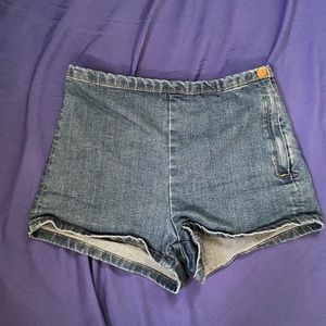 Forever 21 short shorts